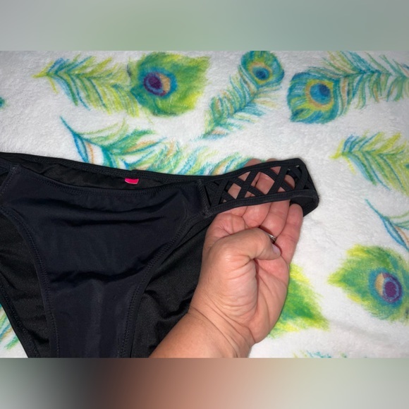 PINK Victoria Secret swimsuit bottoms‎ - Picture 3 of 4
